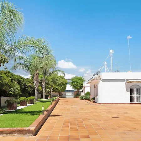 Fuente3 Piscina Comun Famila Літній будинок