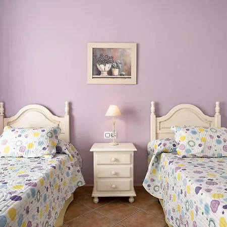 Fuente3 Piscina Comun Famila منزل ريفي
